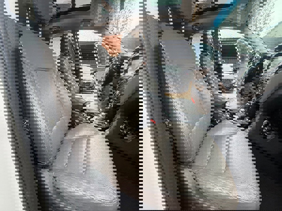 Used 2018 Hyundai Santa Fe SE w/ SE Ultimate Tech Package 03 image 17