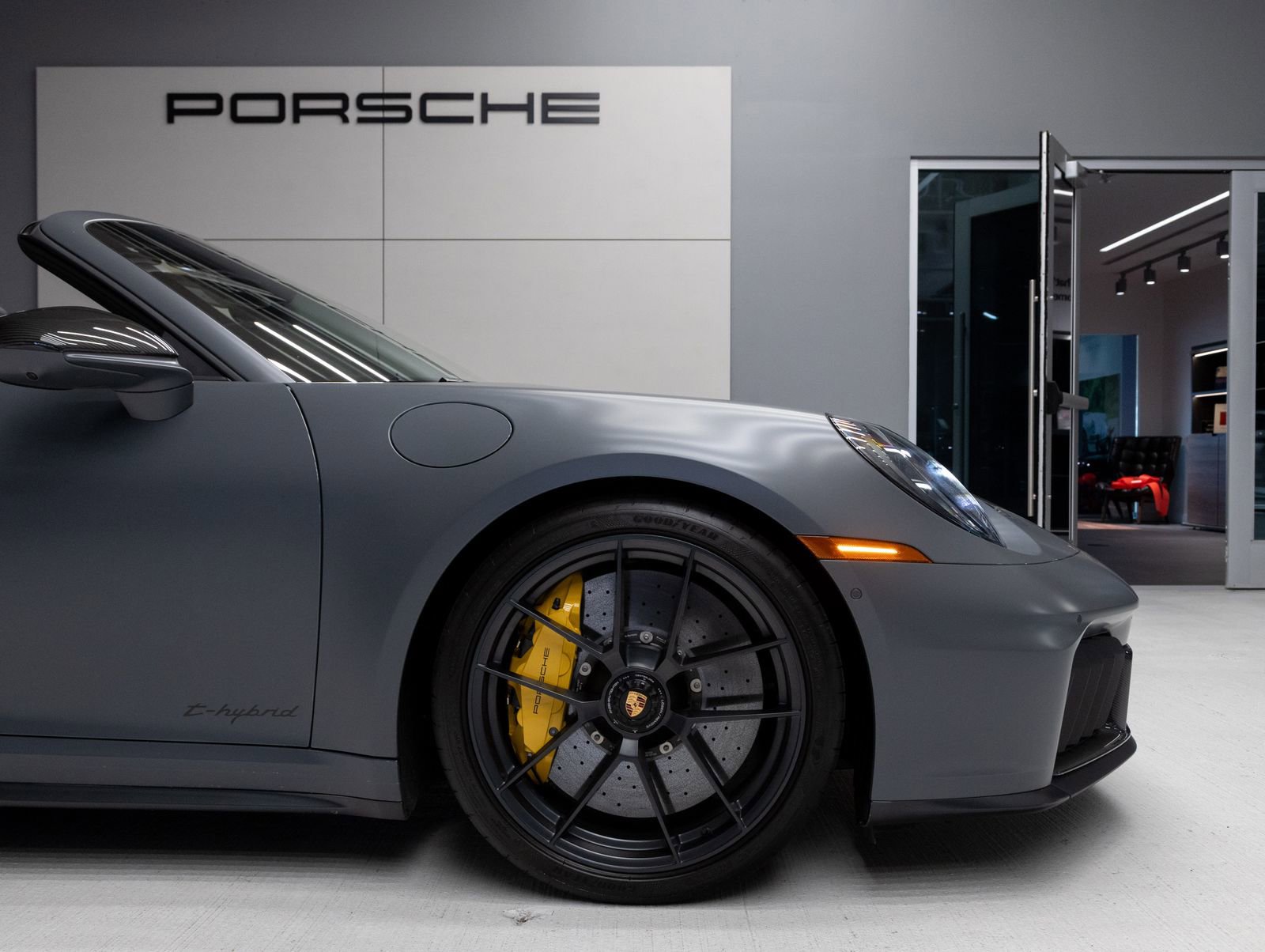 Used 2025 Porsche 911 Carrera GTS image 13