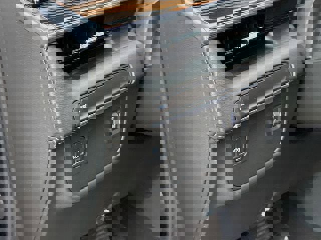 Used 2023 Cadillac Escalade Premium Luxury w/ LPO, Radiant Package image 12