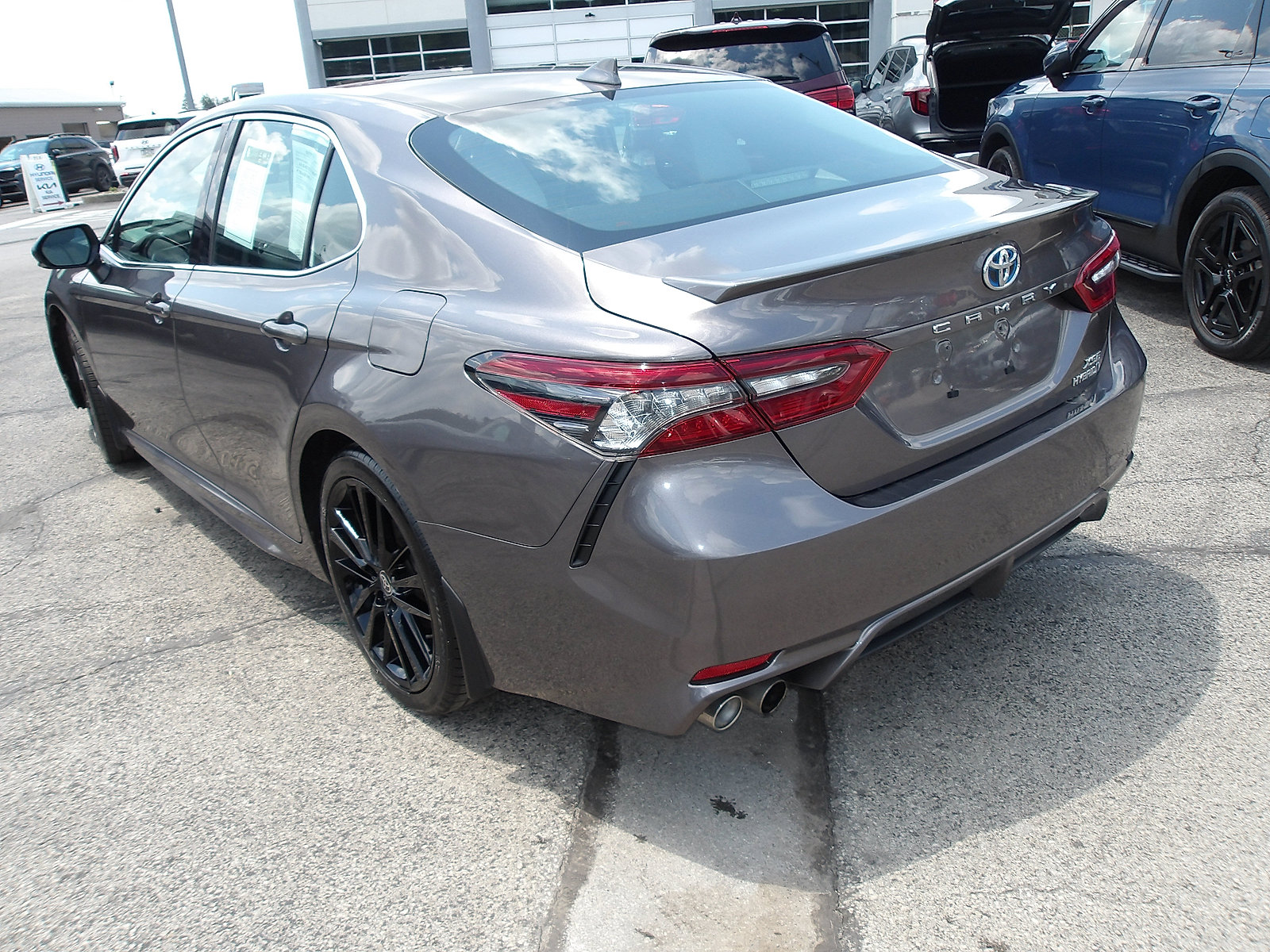 Used 2023 Toyota Camry XSE w/ Cold Weather Package FWD image 5