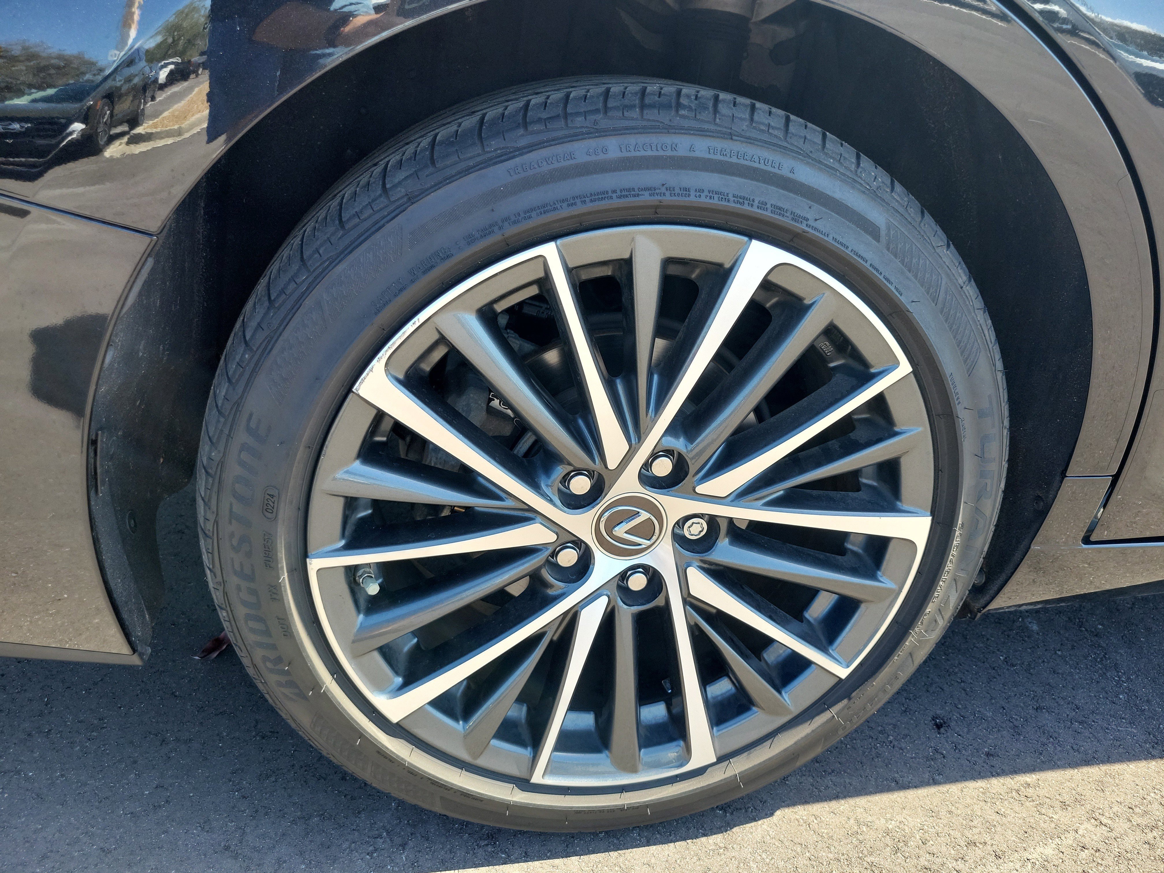 Used 2022 Lexus ES 350 w/ Premium Package image 7