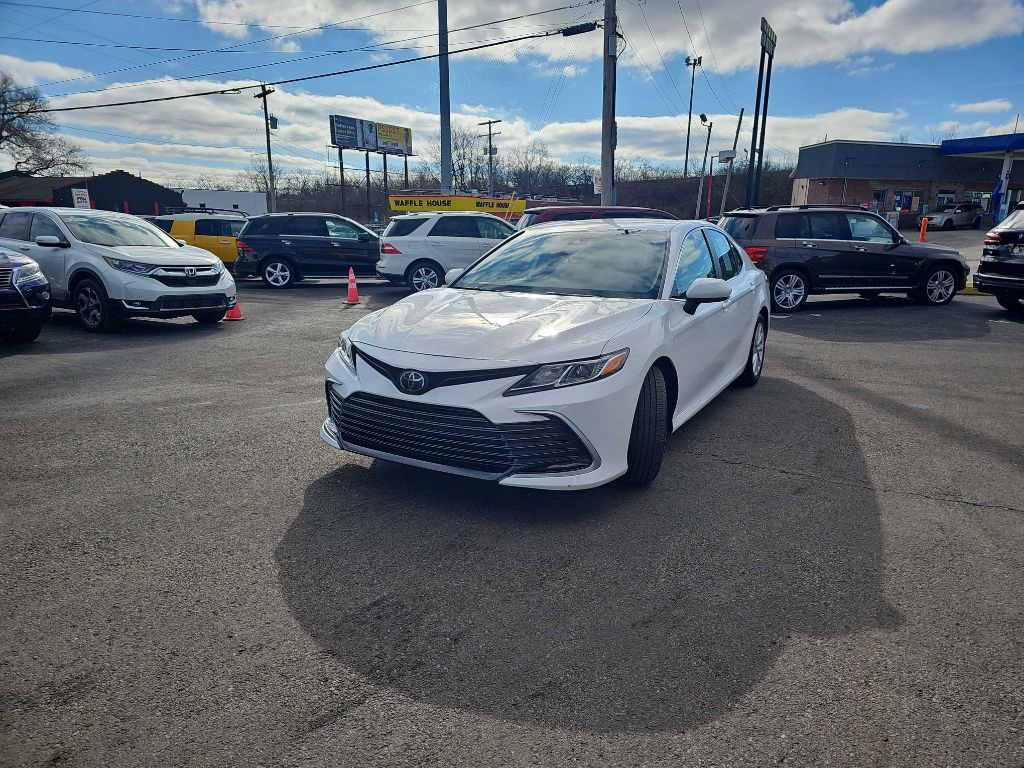 Used 2021 Toyota Camry LE image 12