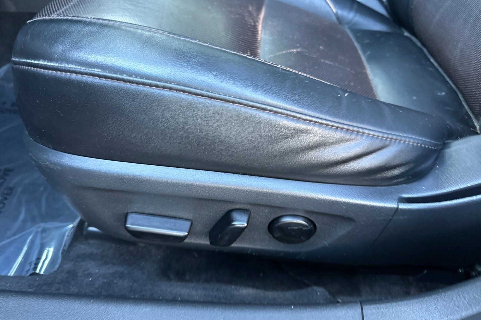 Used 2025 MAZDA MAZDA3 2.5 S Hatchback w/ Premium Pkg image 13