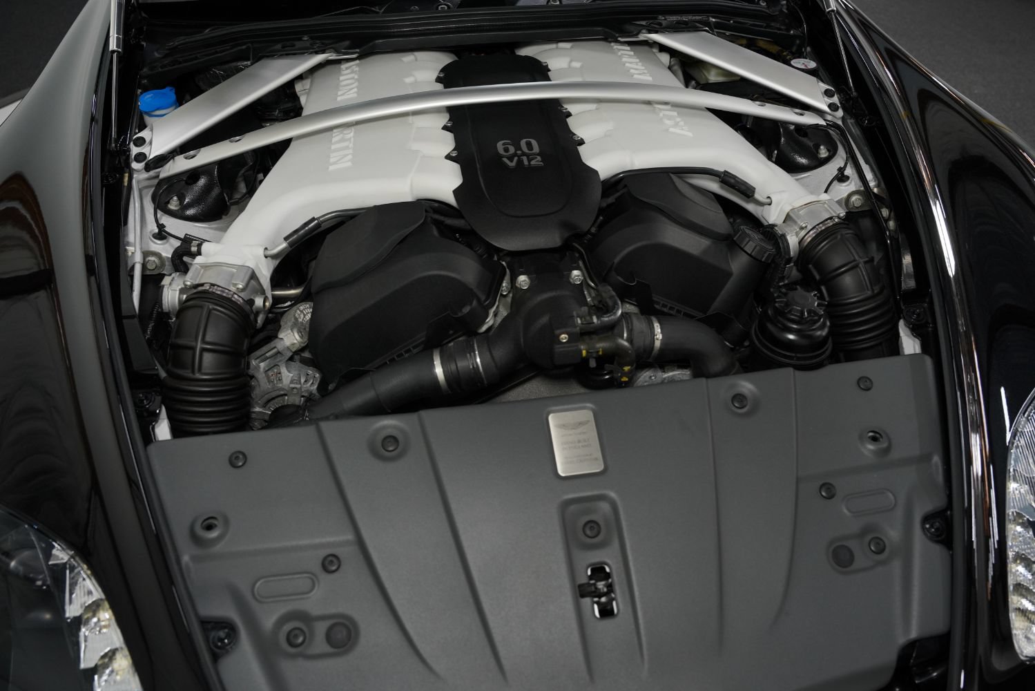 Used 2017 Aston Martin V12 Vantage S RWD image 47