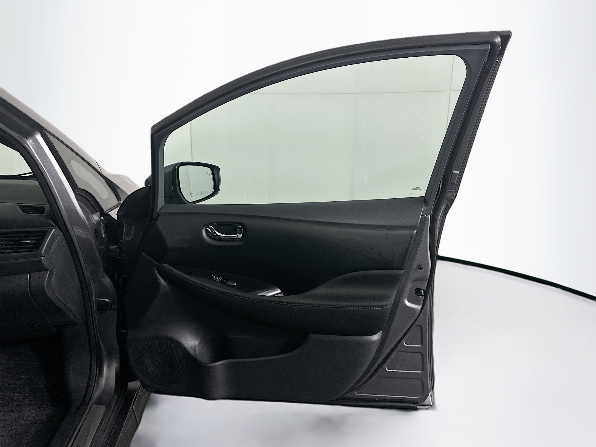 Used 2025 Nissan Leaf SV Plus FWD image 31