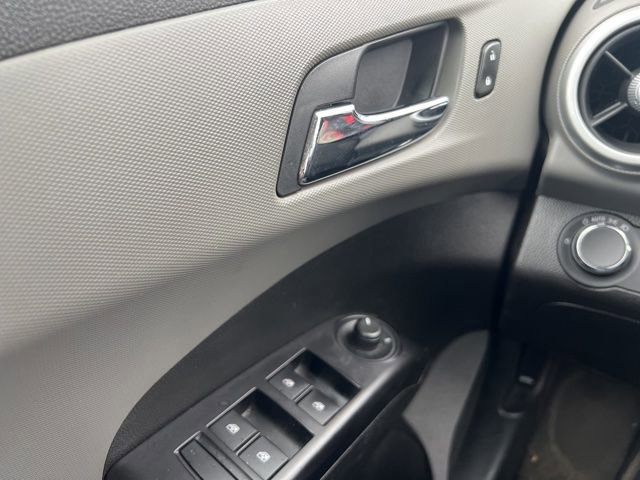 Used 2018 Chevrolet Sonic LT w/ Convenience Package image 9