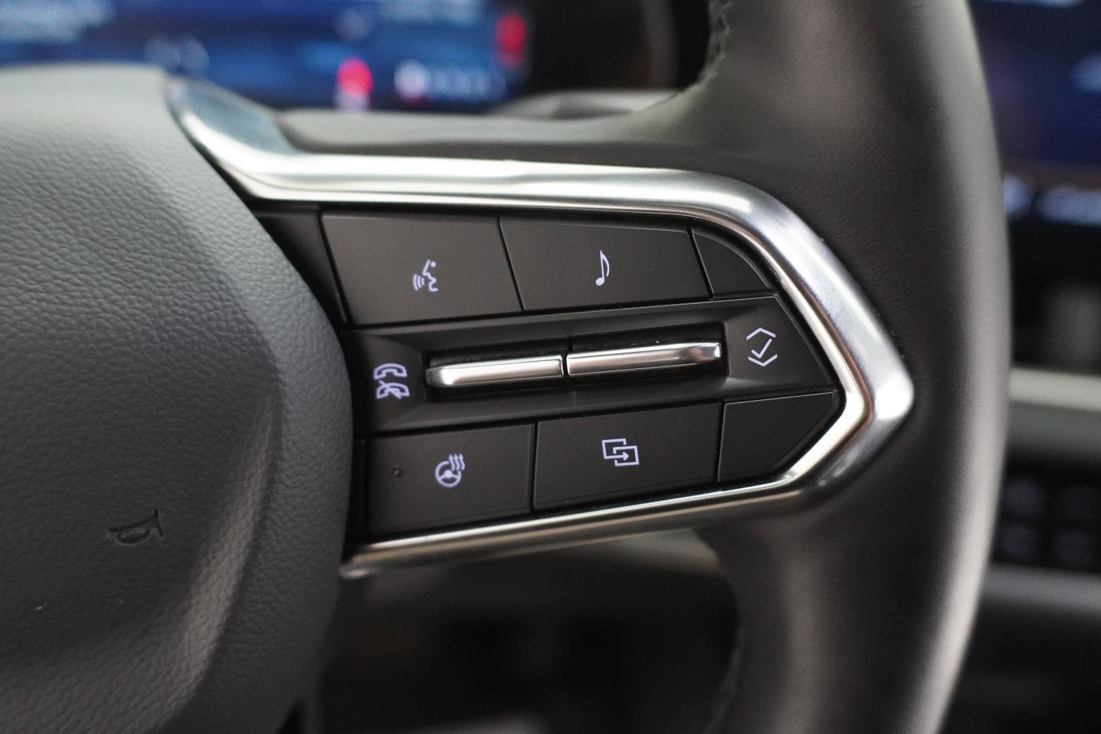 Used 2026 Chevrolet Equinox LT w/ Midnight Edition FWD image 10