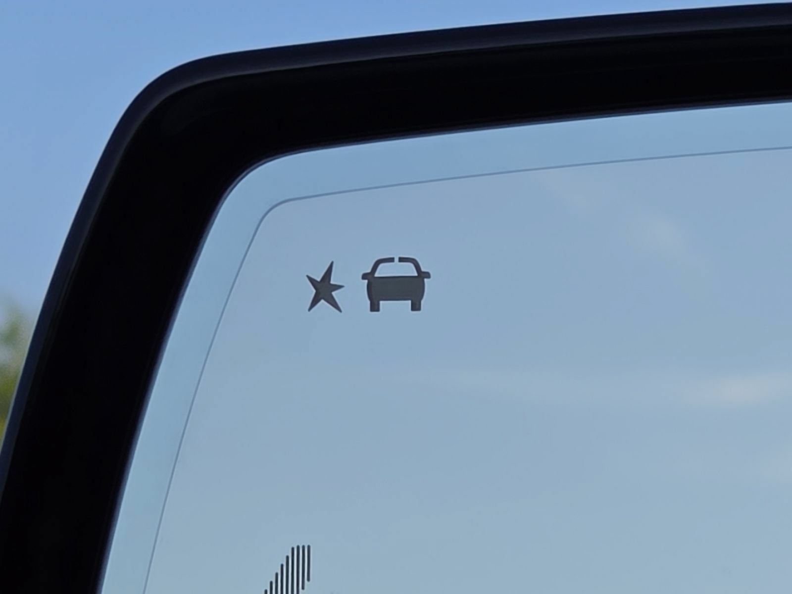 Used 2018 Chevrolet Suburban Premier AWD/4WD image 11