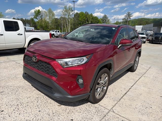 Used 2020 Toyota RAV4 XLE Premium image 3