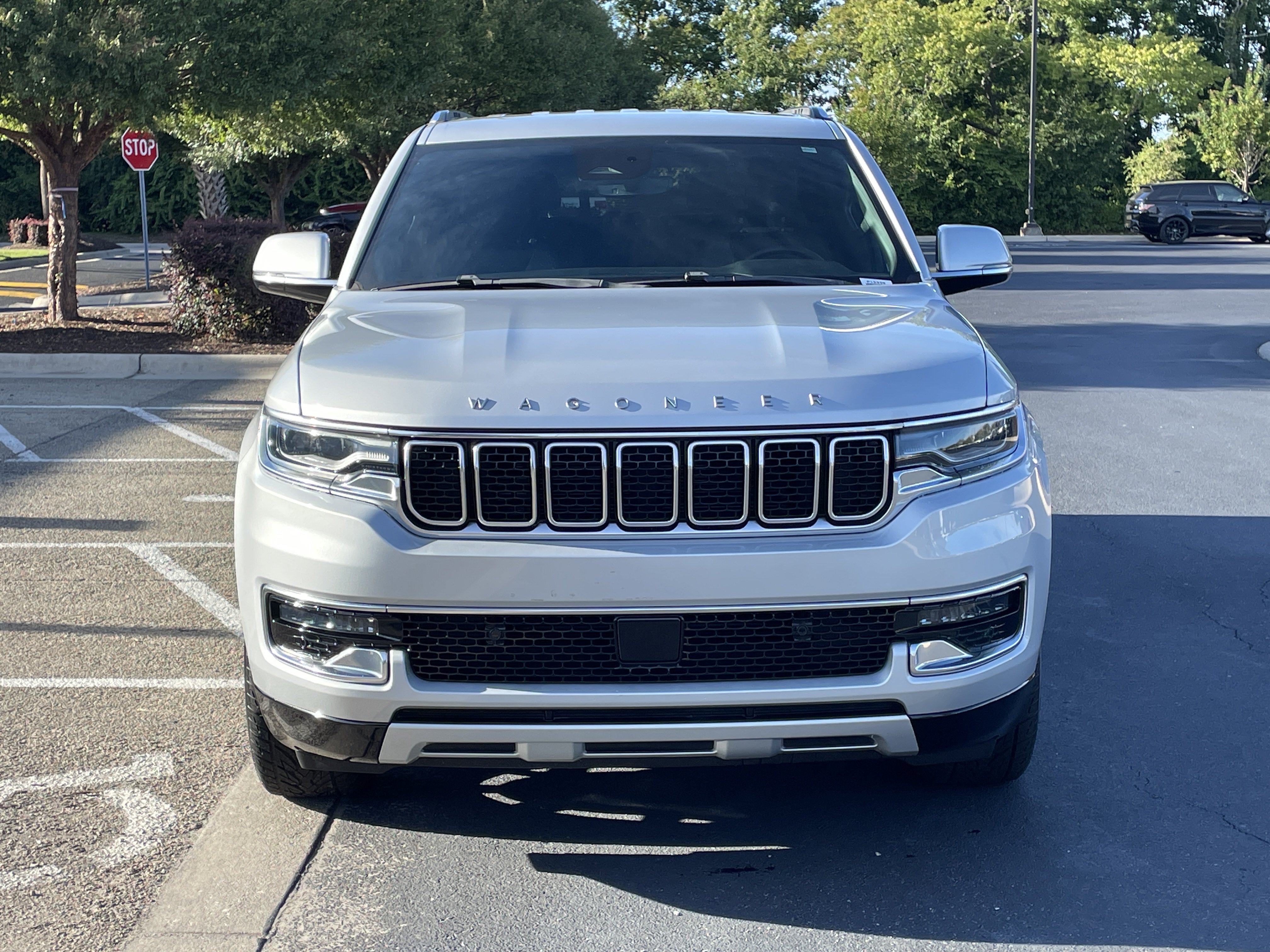 Used 2022 Jeep Wagoneer Series II RWD image 3
