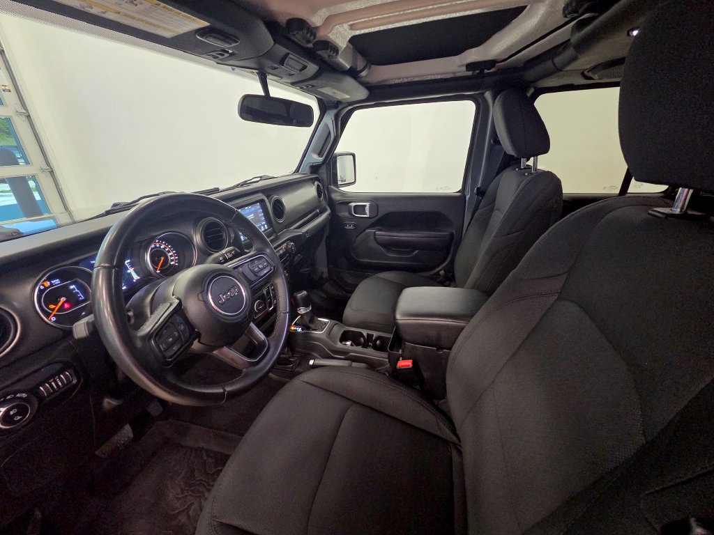 Used 2022 Jeep Gladiator Sport AWD/4WD image 14