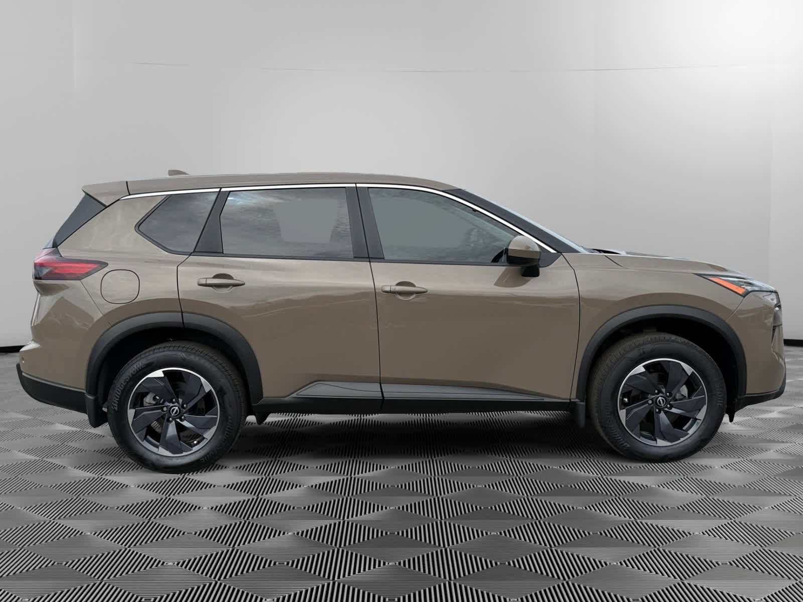 Used 2025 Nissan Rogue SV FWD image 6