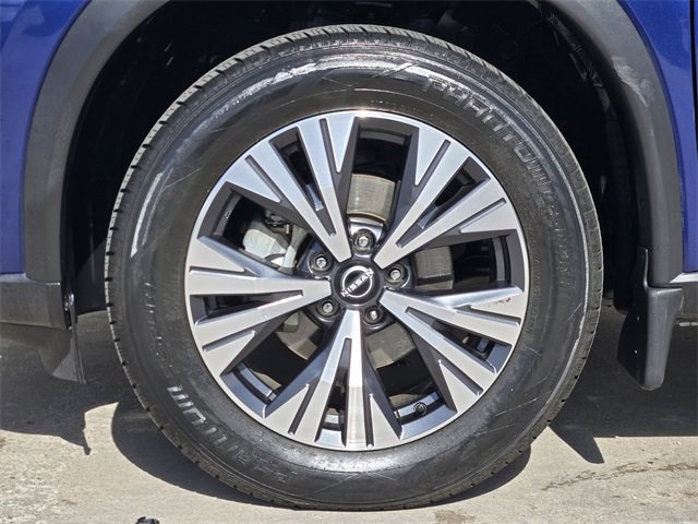 Used 2022 Nissan Rogue SV image 13