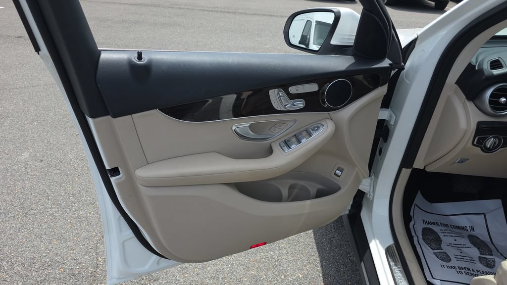 Used 2022 Mercedes-Benz GLC 300 image 11