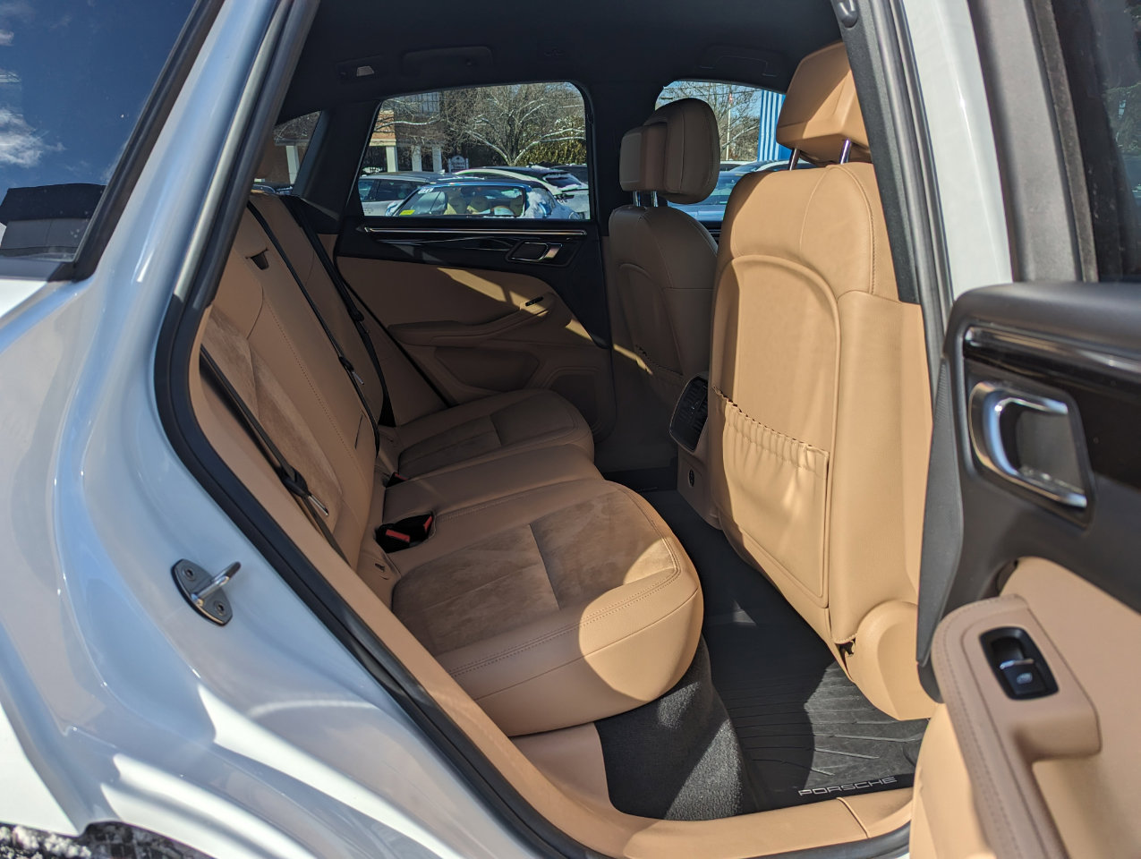 Used 2020 Porsche Macan AWD image 35