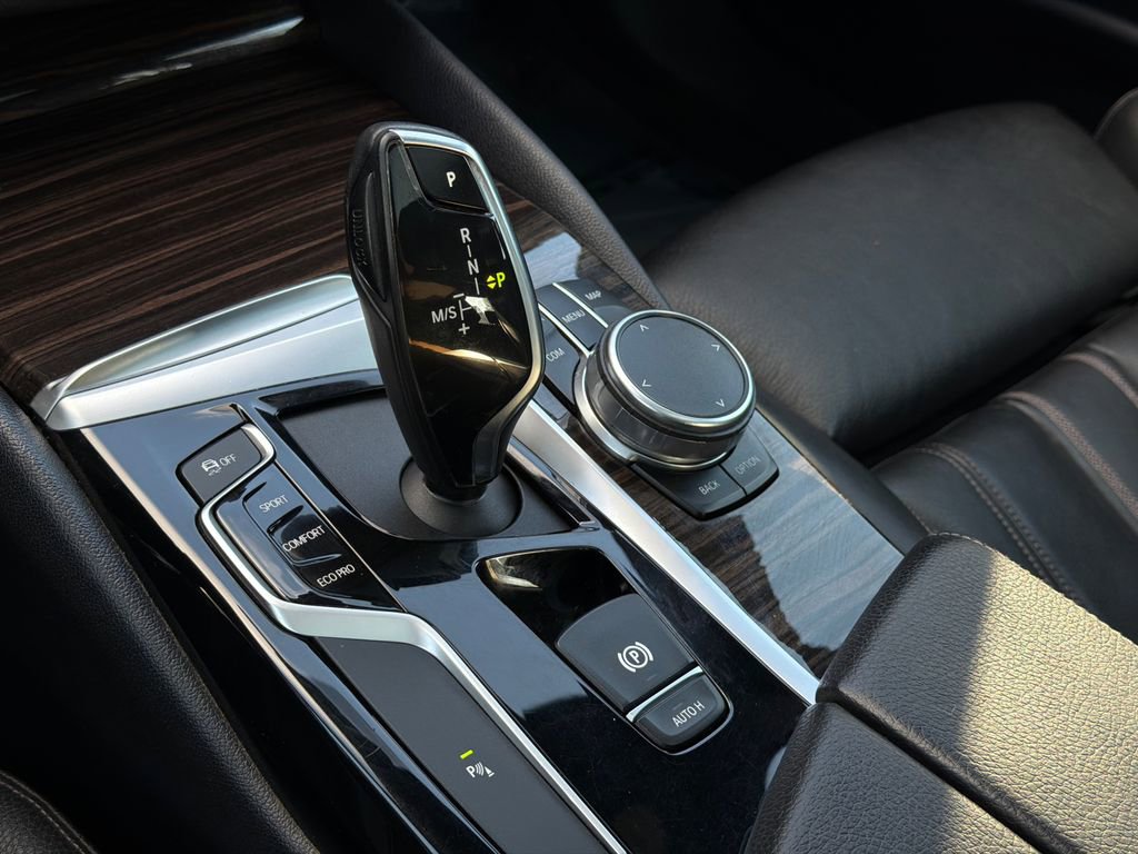 Used 2019 BMW 530i xDrive image 30