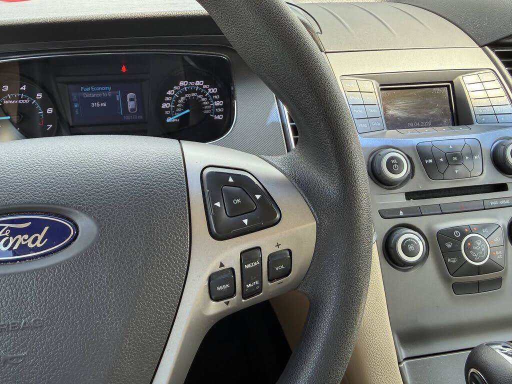 Used 2014 Ford Taurus SE FWD image 10