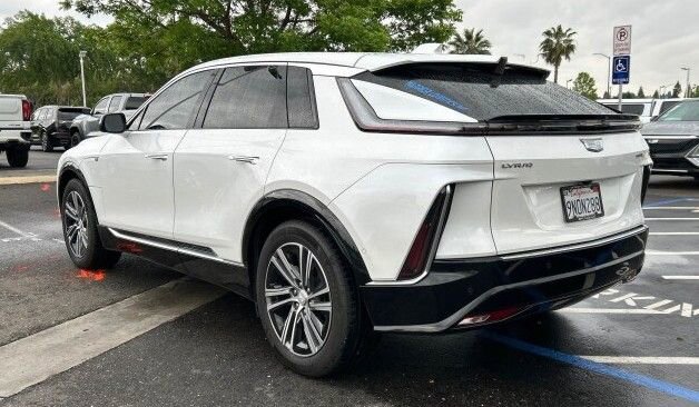 Certified 2024 Cadillac Lyriq Luxury image 6