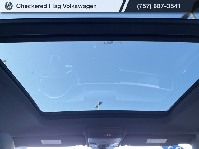 Used 2023 Volkswagen Atlas Cross Sport SEL R-Line image 28