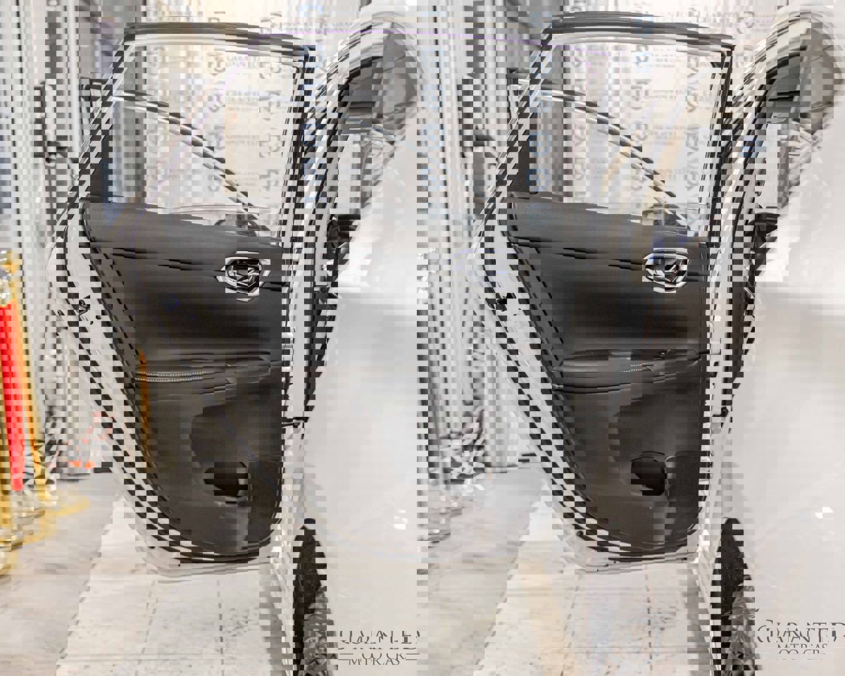 Used 2015 Nissan Sentra SL image 33