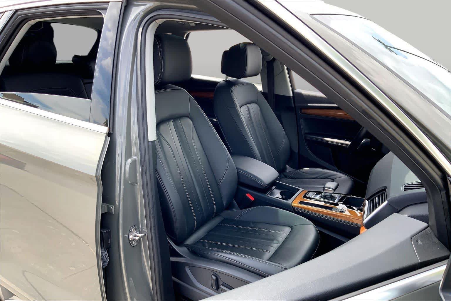 Used 2023 Audi Q5 2.0T Premium Plus w/ Premium Plus Package AWD/4WD image 9