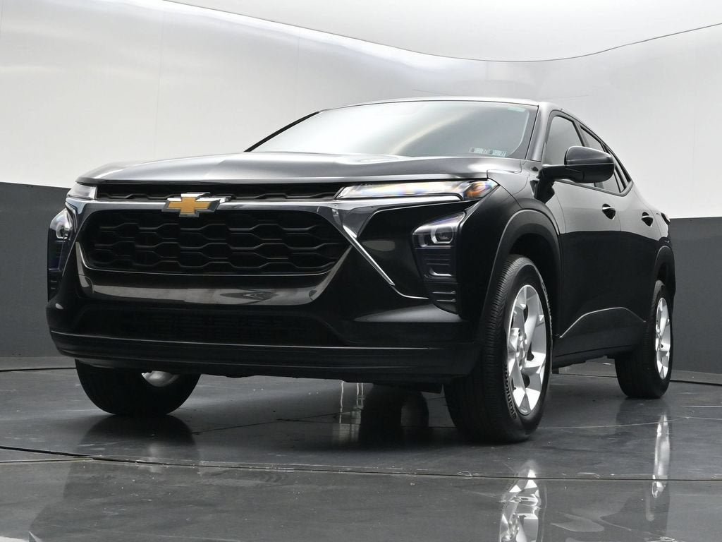 Certified 2025 Chevrolet Trax LS w/ LS Convenience Package FWD image 30