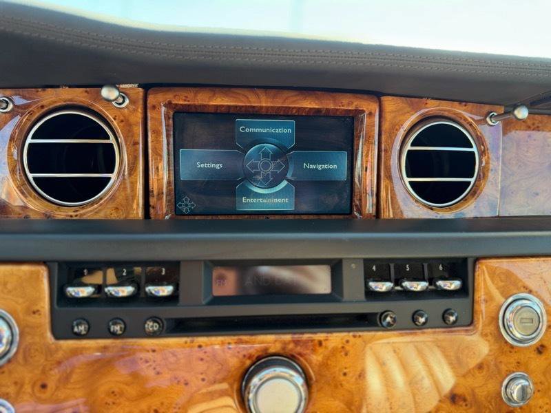Used 2006 Rolls-Royce Phantom Sedan RWD image 70