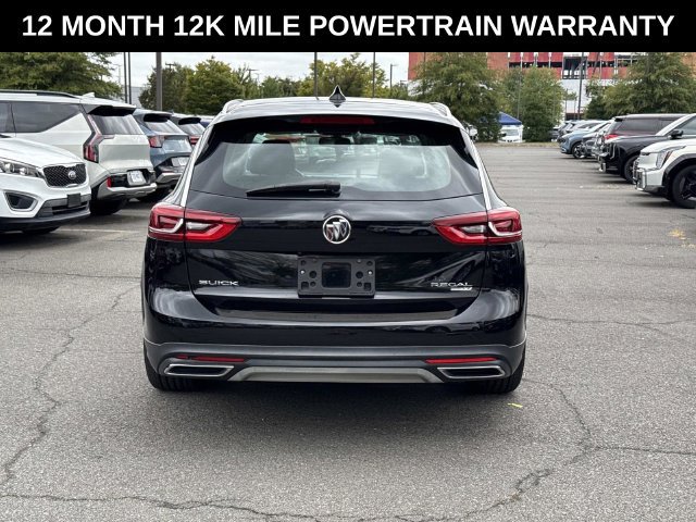 Used 2018 Buick Regal Essence w/ Sights and Sounds Package AWD/4WD image 3