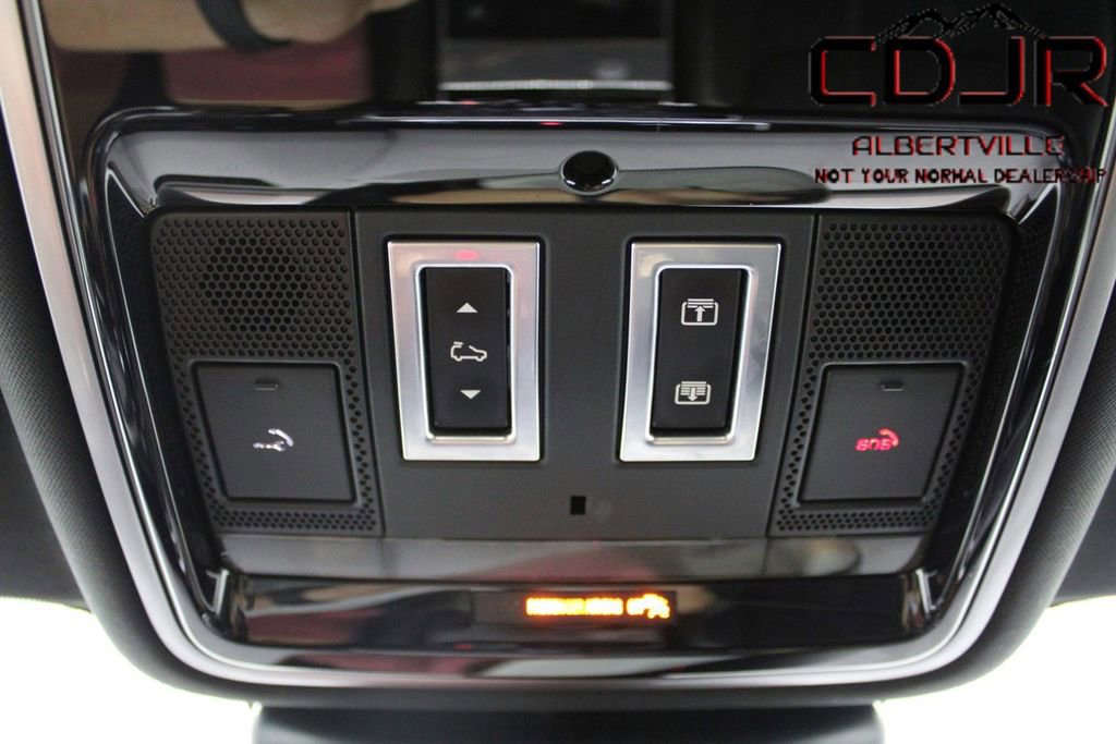 Used 2019 Land Rover Range Rover Velar R-Dynamic HSE image 53