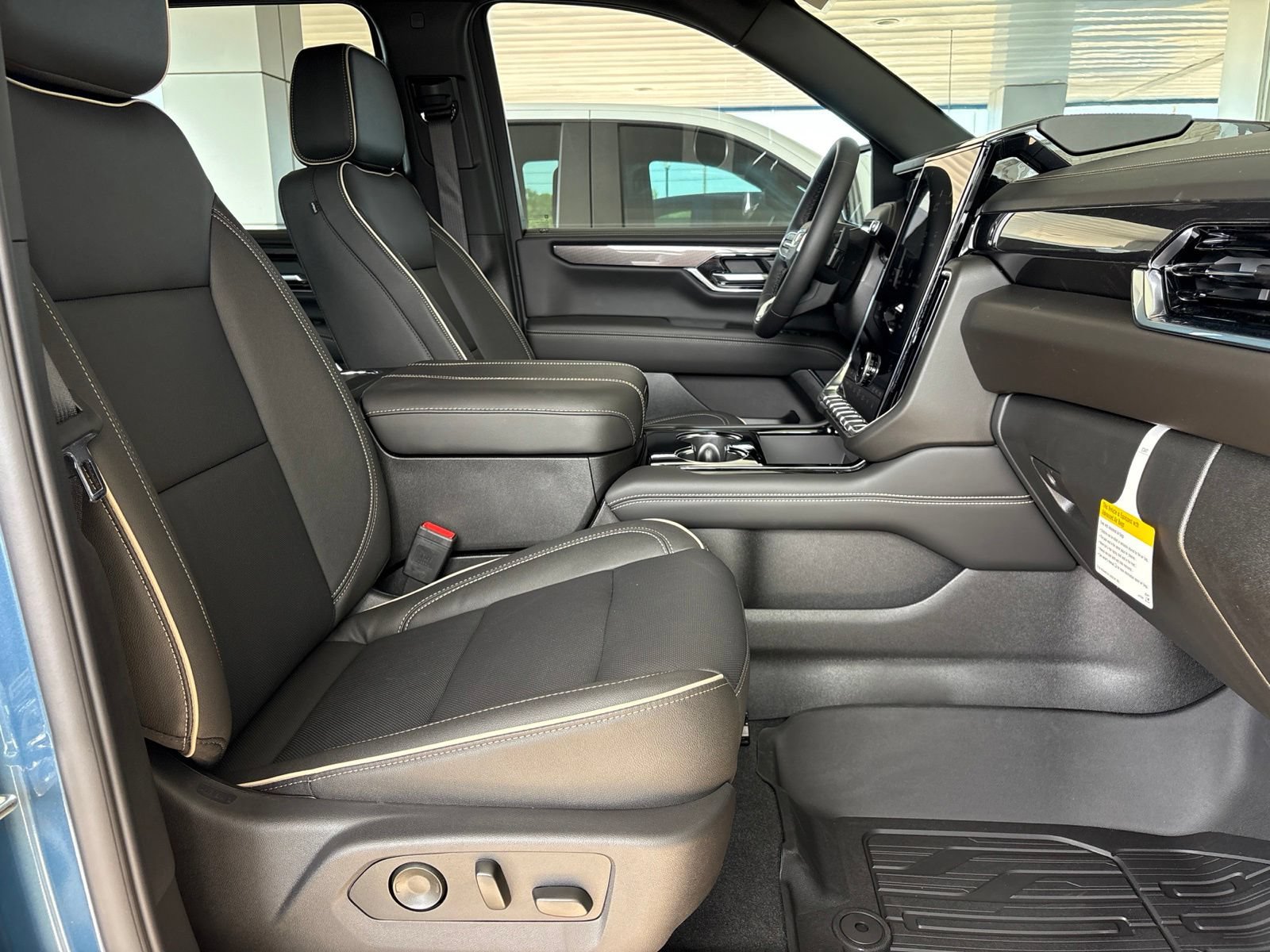 New 2026 GMC Yukon XL Elevation w/ LPO, Floor Liner Package AWD/4WD image 23