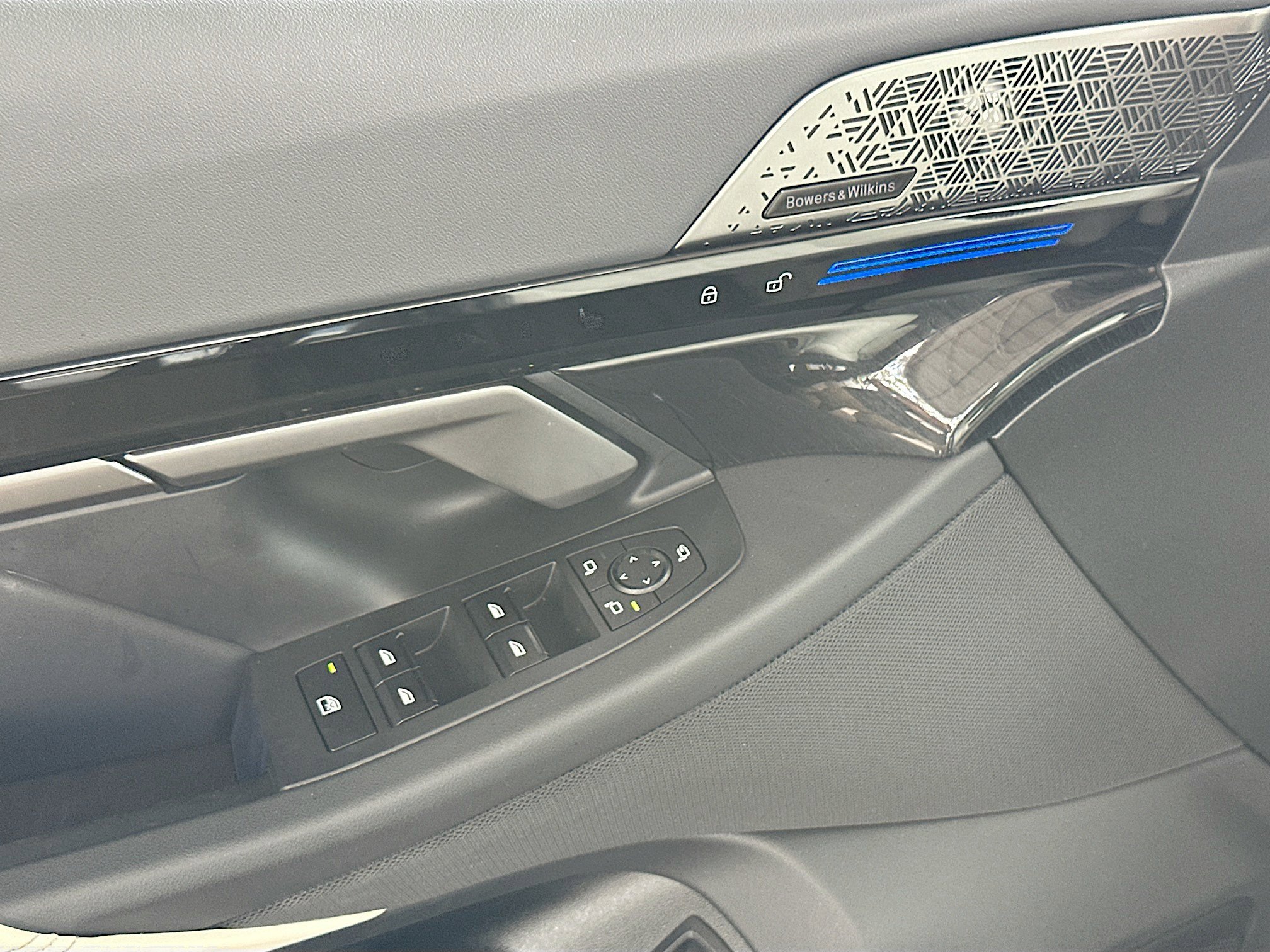 Certified 2024 BMW 530i 530i w/ M Sport Package image 18