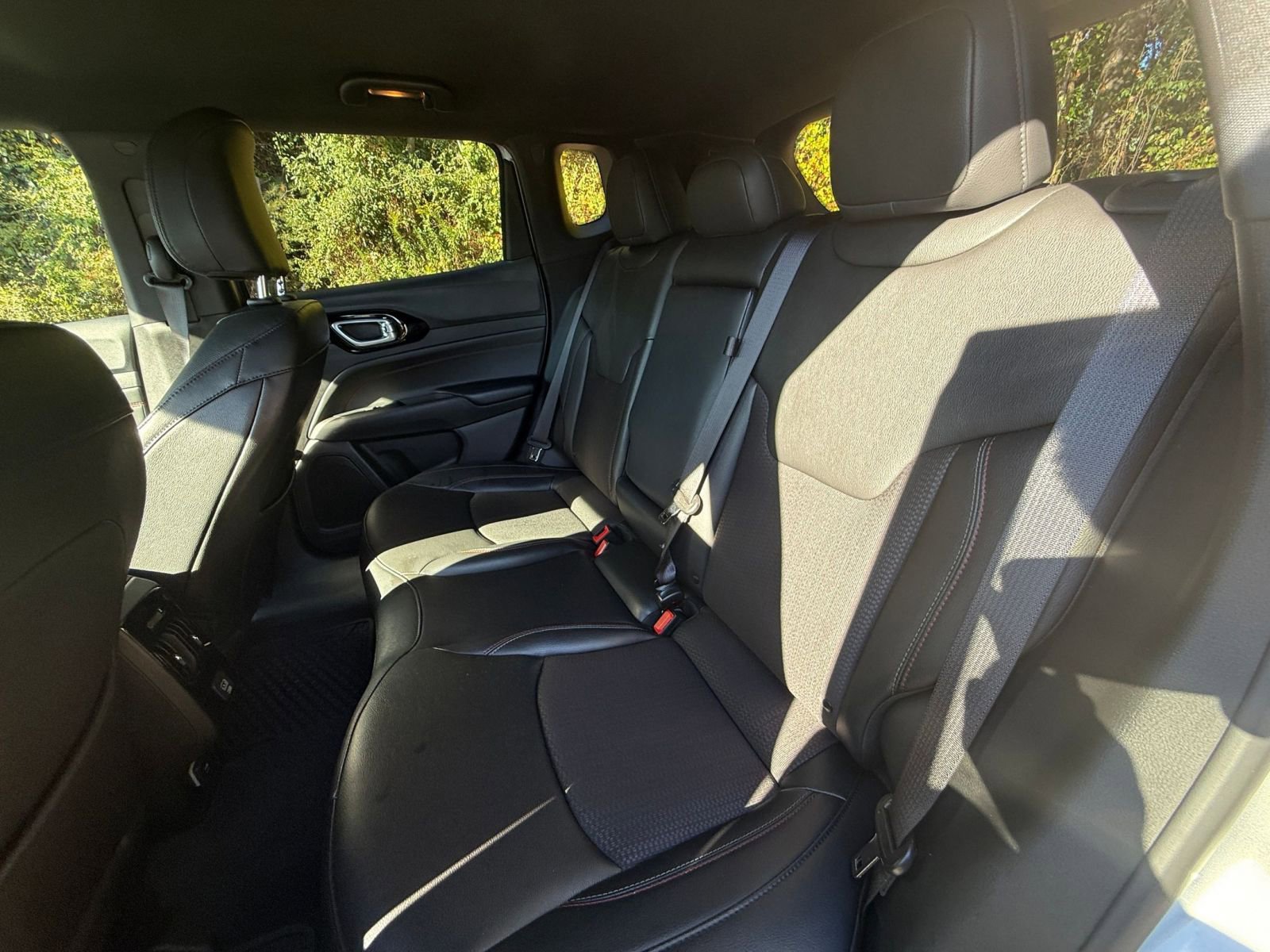 Used 2025 Jeep Compass Trailhawk image 25