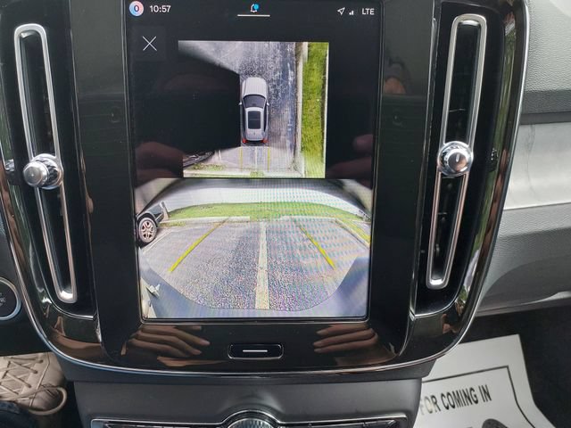 Certified 2026 Volvo XC40 B5 Plus AWD/4WD image 12
