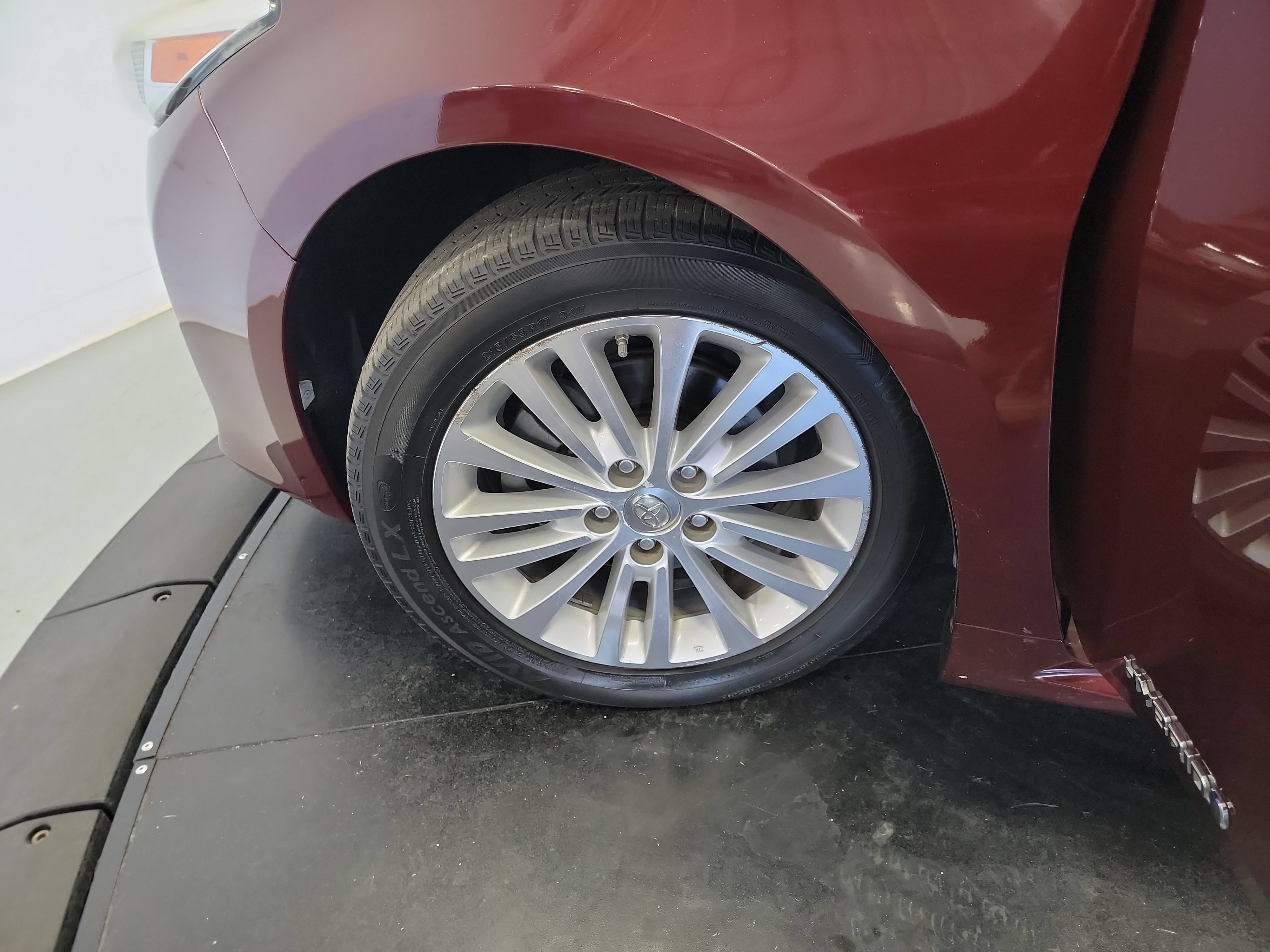 Used 2014 Toyota Avalon Limited FWD image 30