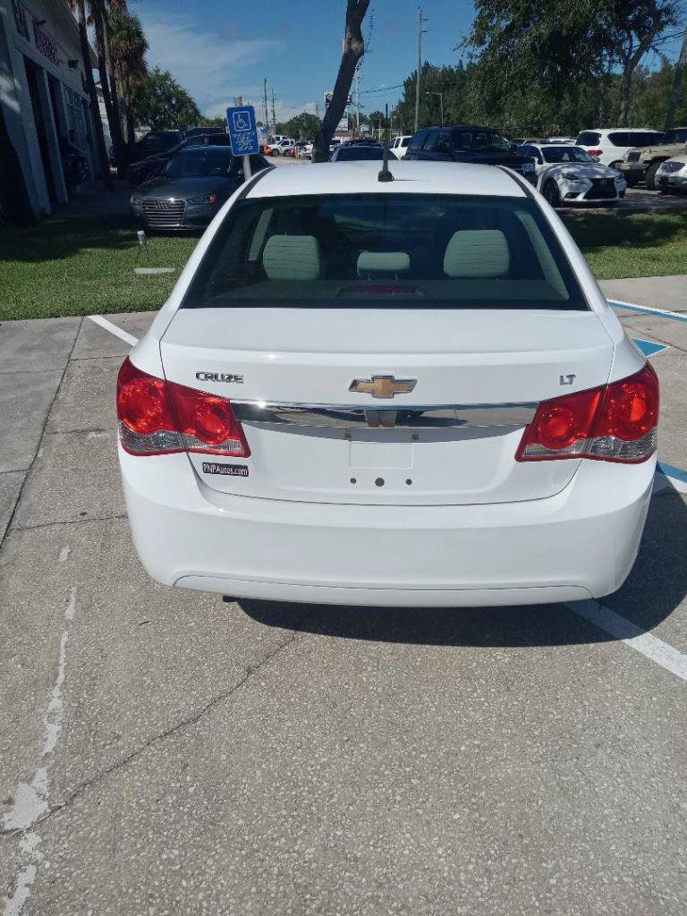 Used 2011 Chevrolet Cruze LT FWD image 4