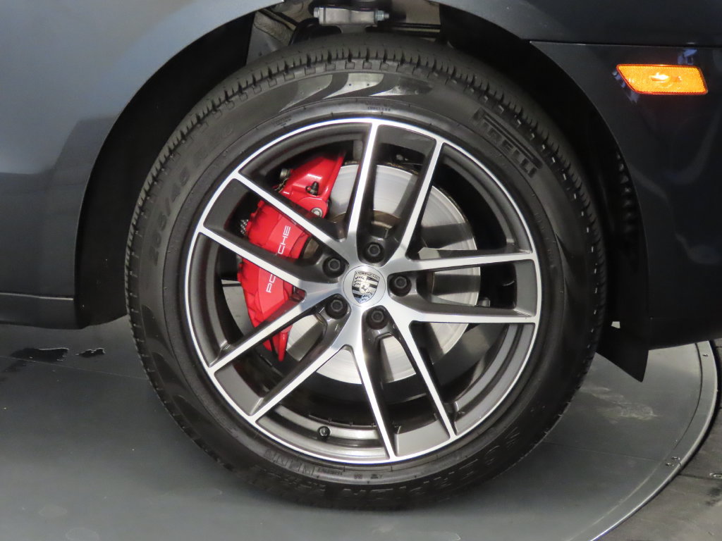 Certified 2023 Porsche Macan S AWD/4WD image 11
