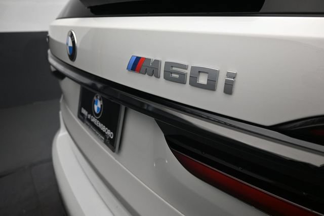 Used 2025 BMW X7 M60i AWD/4WD image 32