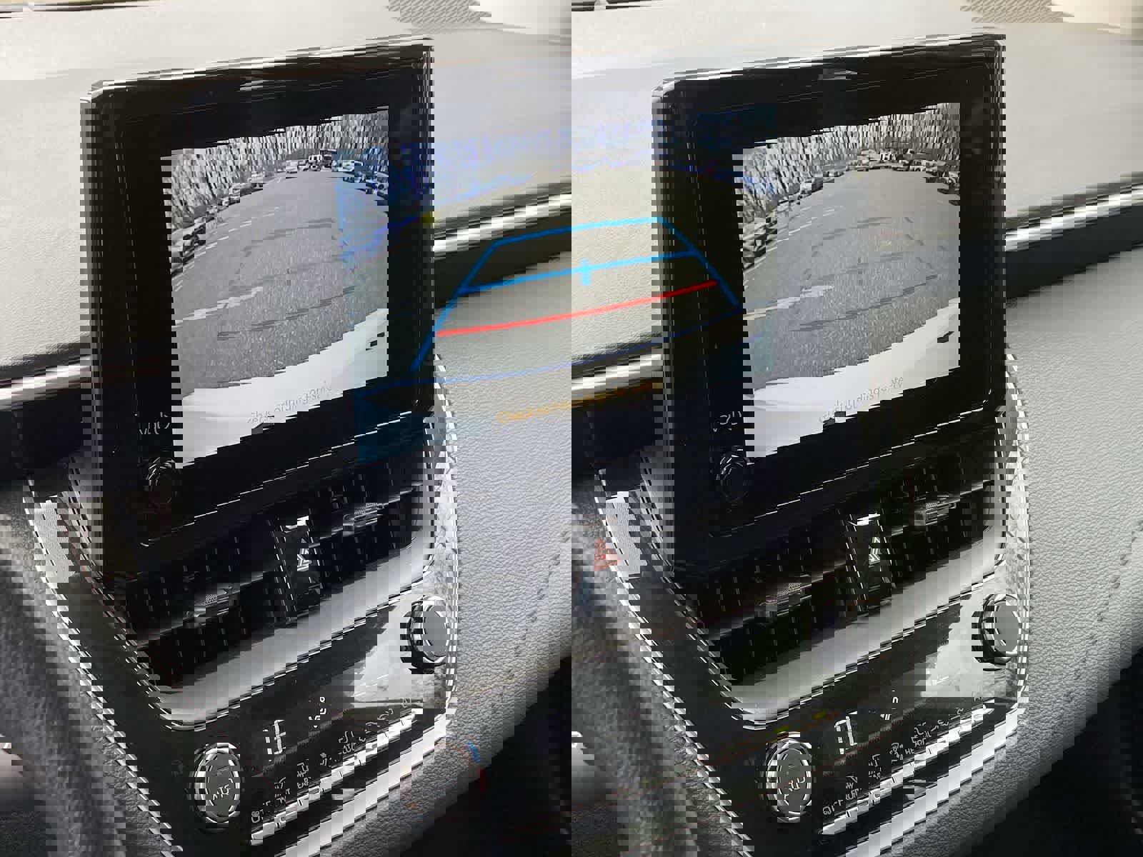 Used 2025 Toyota Corolla LE image 31