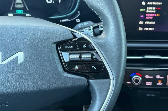 Certified 2025 Kia Niro EX Touring FWD image 32