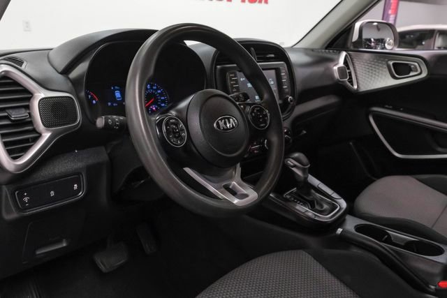 Used 2021 Kia Soul LX FWD image 3