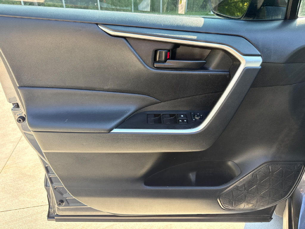Used 2024 Toyota RAV4 LE FWD image 13