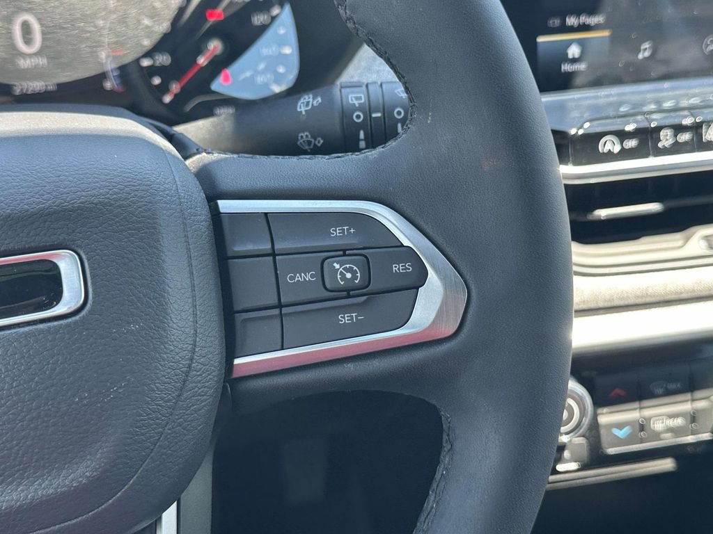 Used 2024 Jeep Compass Latitude AWD/4WD image 23