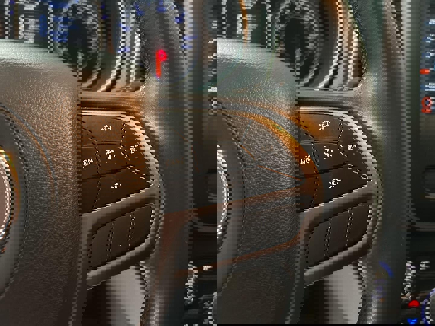 Used 2019 Jeep Cherokee Latitude Plus w/ Comfort/Convenience Group image 19