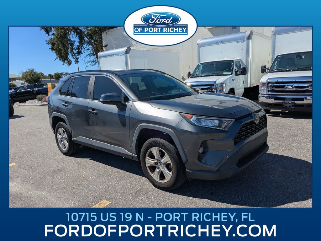 Used 2021 Toyota RAV4 XLE w/ Convenience Package FWD image 1
