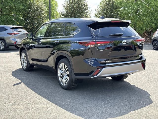 Used 2026 Toyota Highlander Platinum AWD/4WD image 4