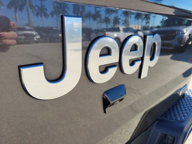 Used 2023 Jeep Gladiator Overland w/ Popular Equipment Package image 12