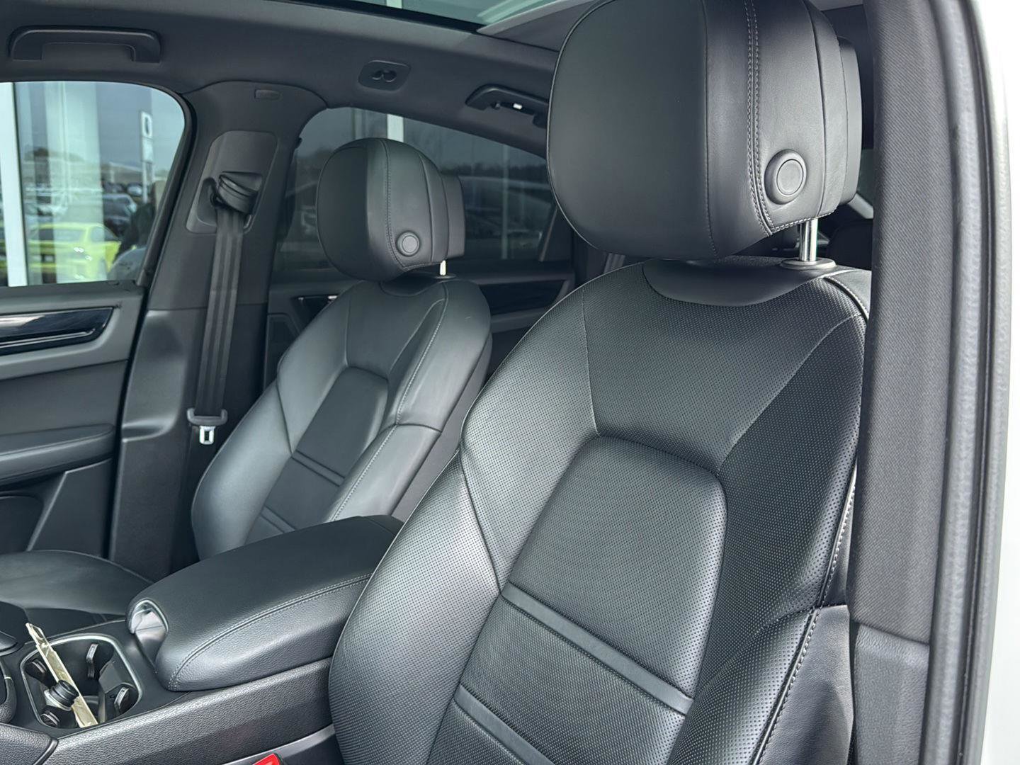 Used 2021 Porsche Cayenne Coupe image 26