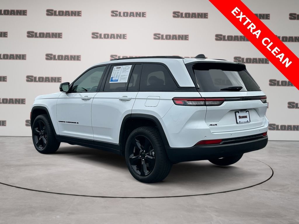 Used 2023 Jeep Grand Cherokee Altitude image 3