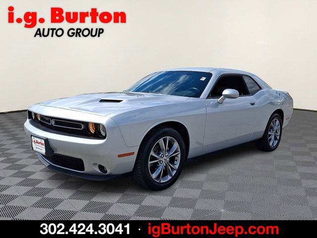 Used 2020 Dodge Challenger SXT w/ Driver Convenience Group AWD/4WD image 3