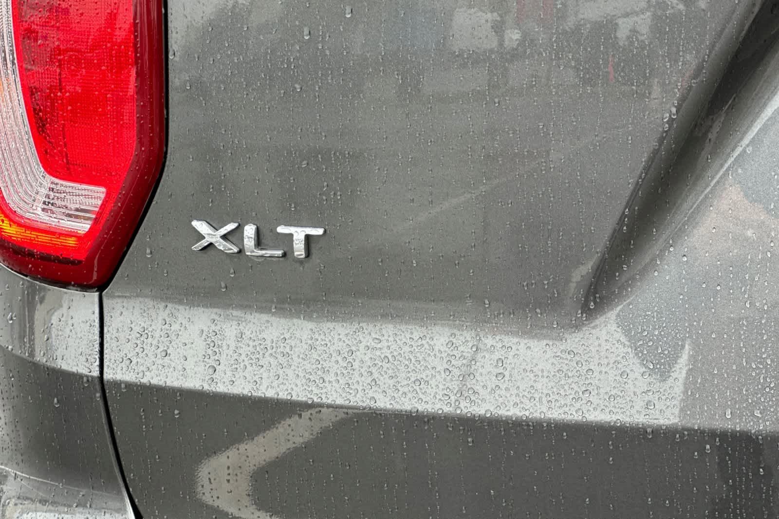 Used 2018 Ford Explorer XLT w/ Equipment Group 202A image 30